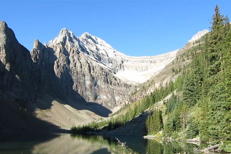 Canada Alberta: Banff NP, Lake Louise to Lake Agnes, Lake Agnes, Walkopedia